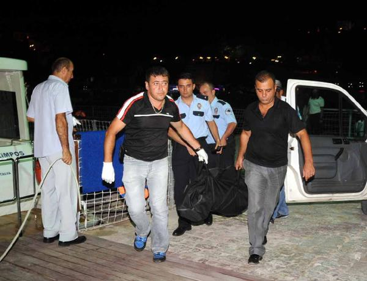30 Metrelik Falezlerden Düşüp Öldü