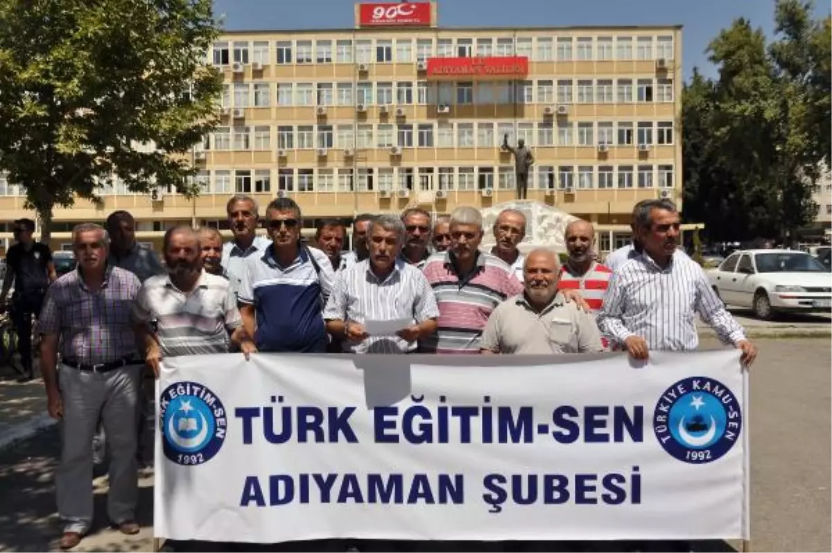 Adıyaman\'da Egitimcilerden Protesto