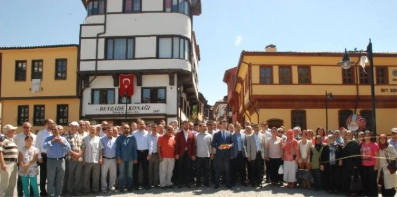 AKP\'den Odunpazarı Belediyesinin "Barlar Sokağı" Kararına Tepki