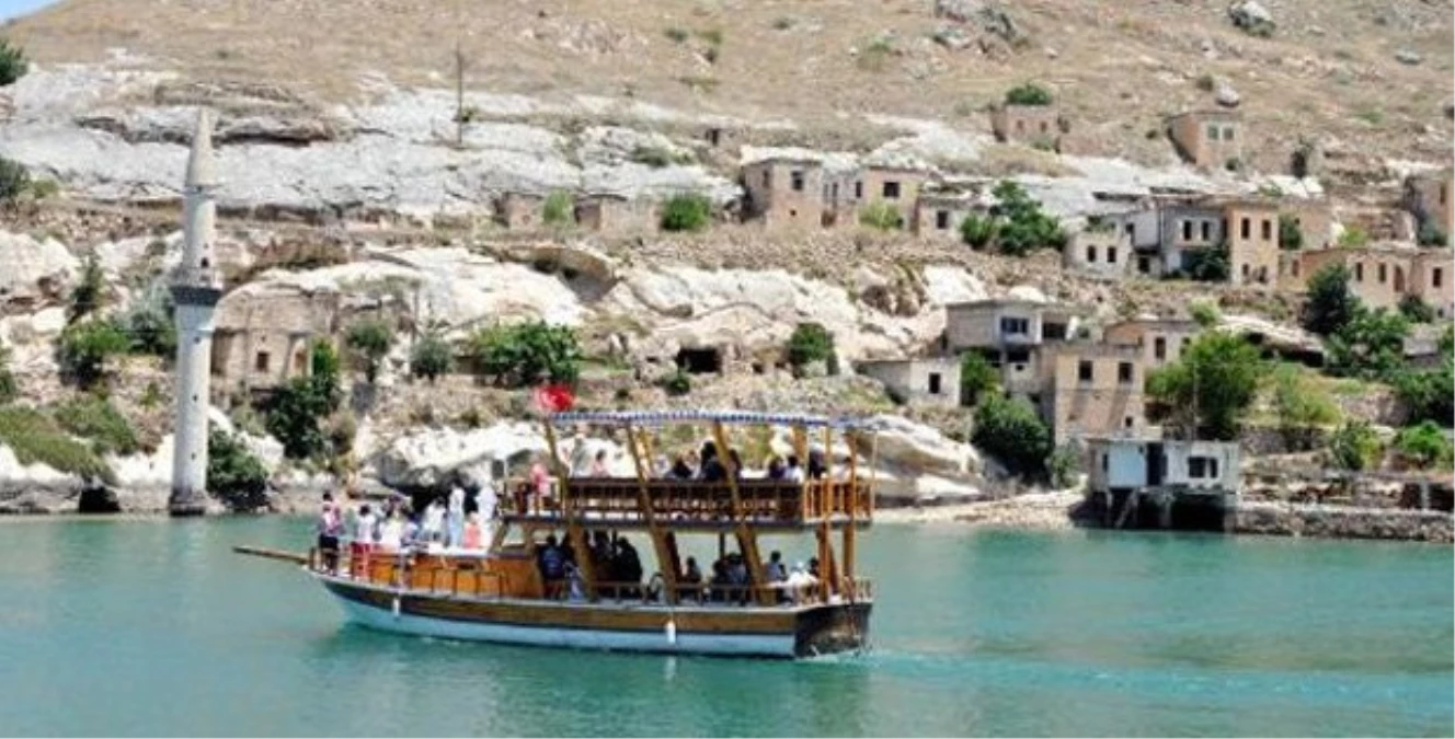 Şanlıurfa\'nın \'Sakin Şehri\' Halfeti\'de Turizm Patlaması Yaşanıyor