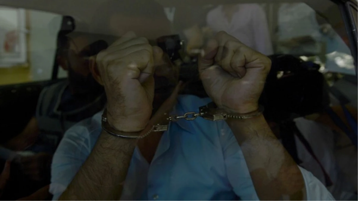 İzmir\'de, Yasa Dışı Dinleme Operasyonunda 6 Polis Tutuklandı