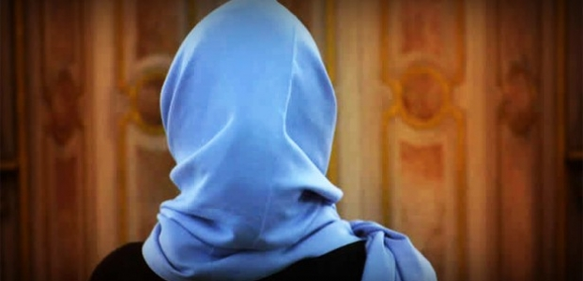 Avusturya\'da Başörtülü Kadınlara Irkçı Saldırı