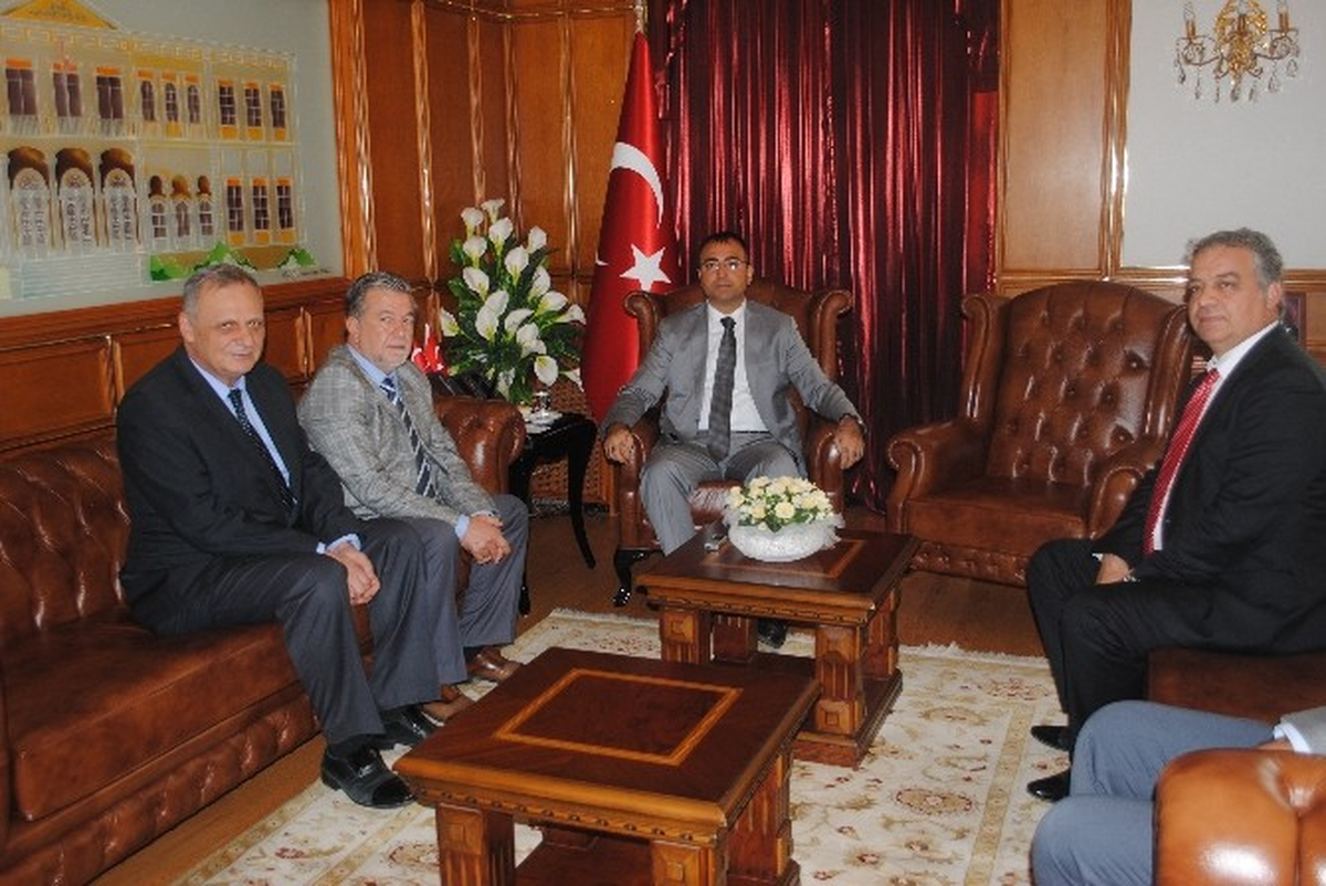 Ayakkabıcılar Sorunlarını Valiye İletti