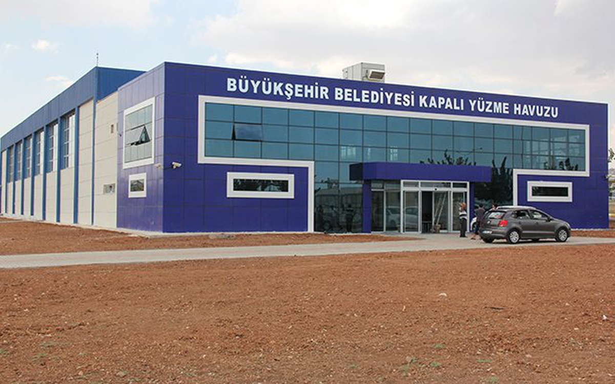 Bu Havuz Sadece Bayanlara Hizmet Verecek!