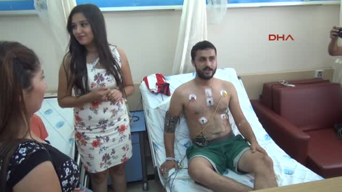 Damat Taburcu Olamayınca Nikah Hastanede Kıyıldı
