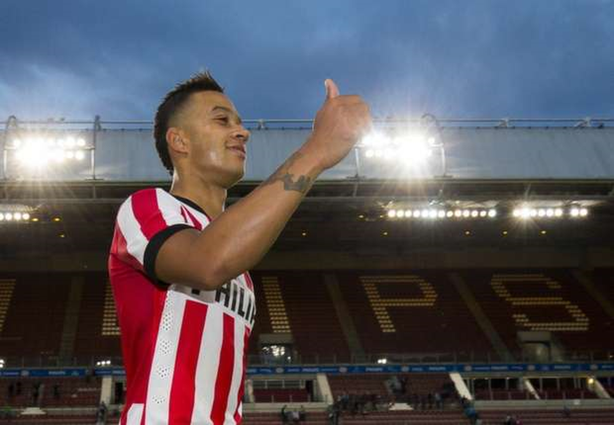 Memphis Depay, Psv Eindhoven\'da Kalıyor