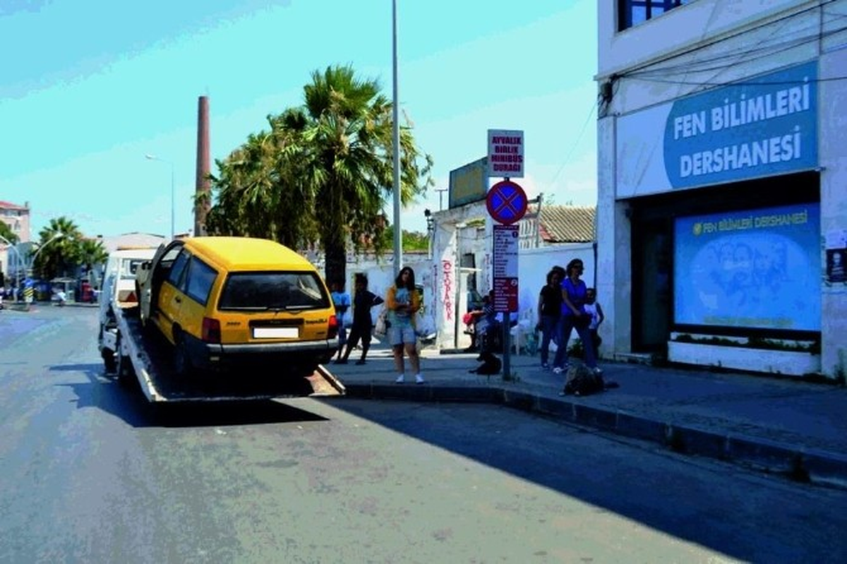 Duraklara Park Eden Araçlara Göz Açtırılmıyor