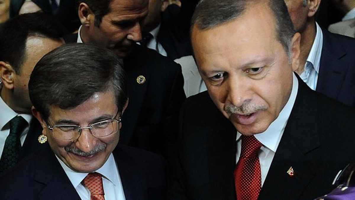 Erdoğan ve Davutoğlu, Cuma namazını Hacı Bayram Veli Camisinde kıldı -