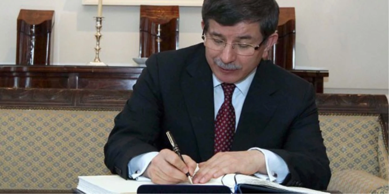 Financial Times: Davutoğlu İkinci Adamlığa İstekli