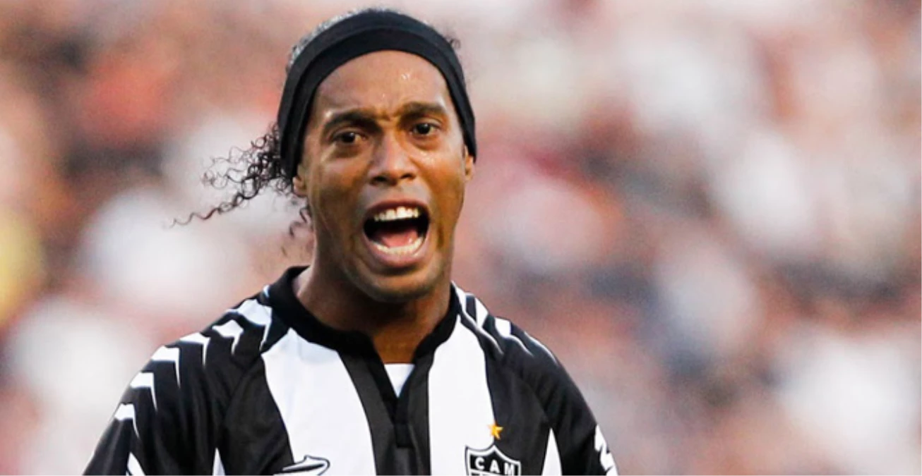 Galatasaray, Ronaldinho Transferinden Vazgeçti