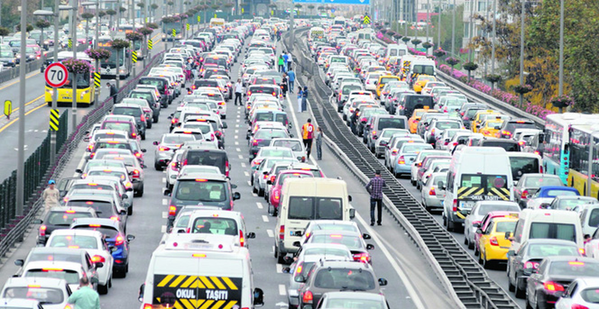 İstanbul\'da Pazar Günü Trafiğe Dikkat!