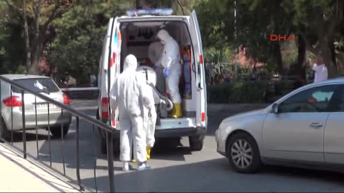 İtalyan Kadın Ebola Şüphesiyle Hastaneye Götürüldü