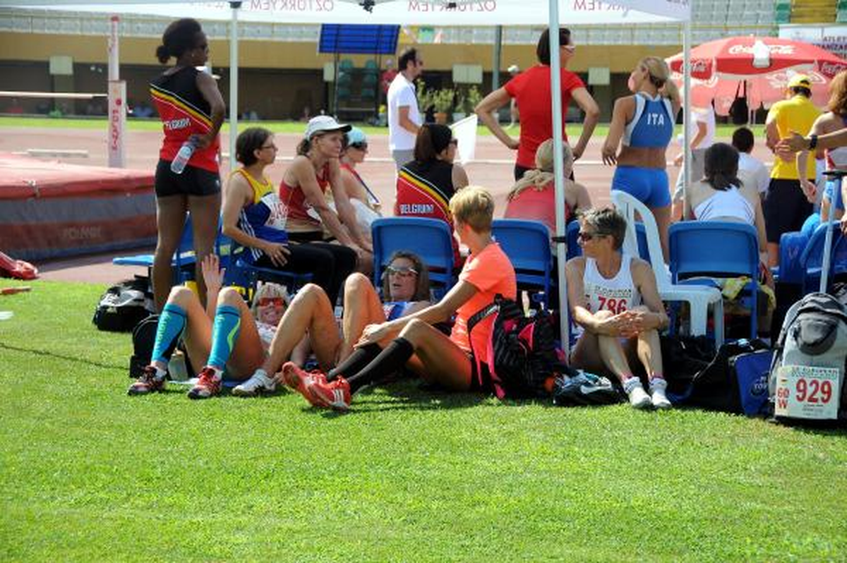 İzmir\'de Veteranlar Atletizm Şöleni Başladı