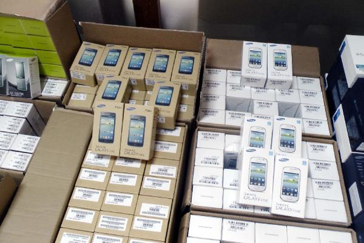 Kaçak Cep Telefonu Operasyonu: 3 Gözaltı