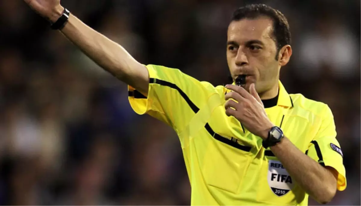 Katar Ligi\'nin Açılış Maçını Cüneyt Çakır Yönetti