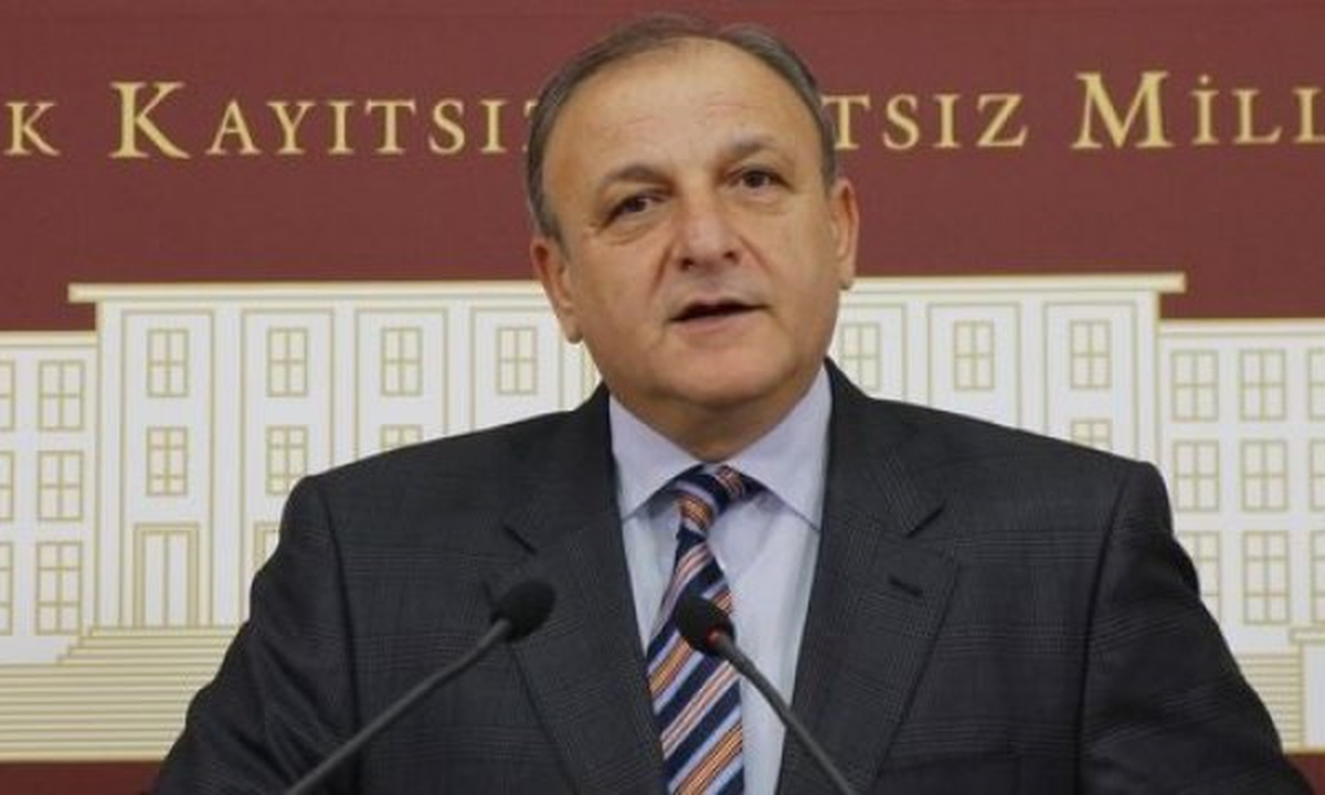 MHP\'li Oktay Vural, Ahmet Davutoğlu\'nu Hedef Aldı
