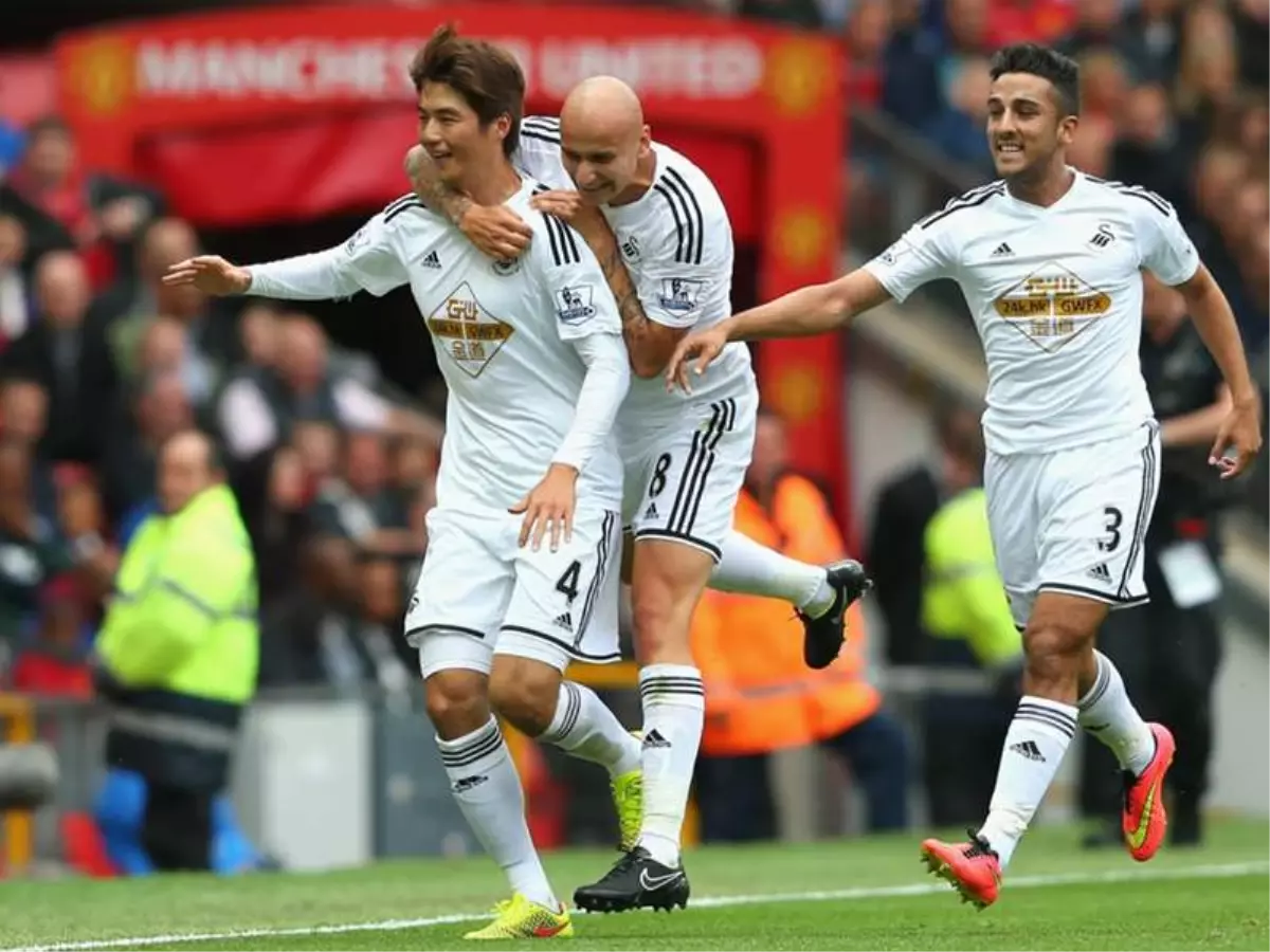 Swansea Futbol Takımı Kendi Sahasında Burnley\'yi Ağırlayacak