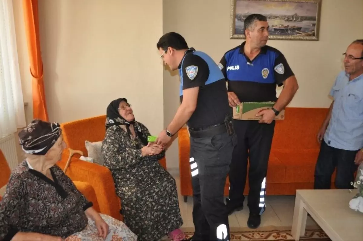 Tdp Huzurevi\'ni Ziyaret Etti