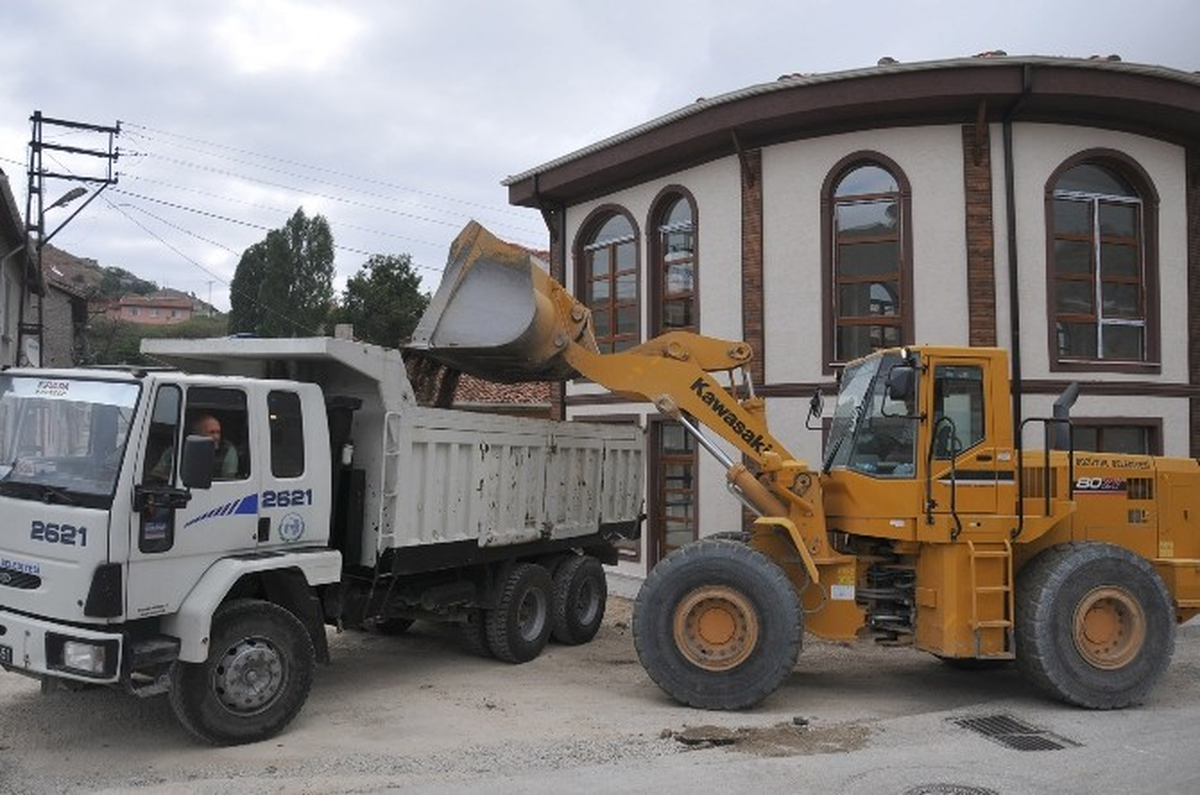 Tekke Mahalle Konağı\'ndaki Çalışmalar Sürüyor