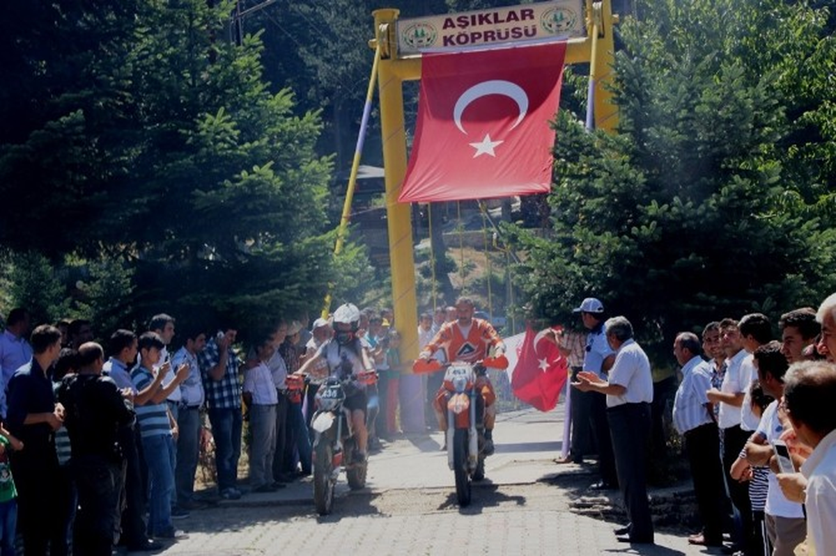 Türkiye Enduro Yarışının Seremoni Startı Verildi