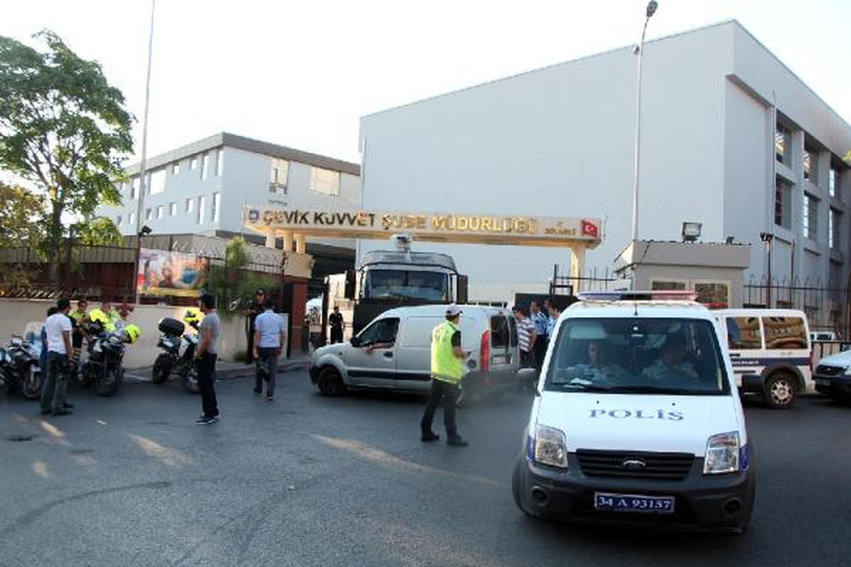 Üsküdar\'da 700 Polisle Asayiş Operasyonu