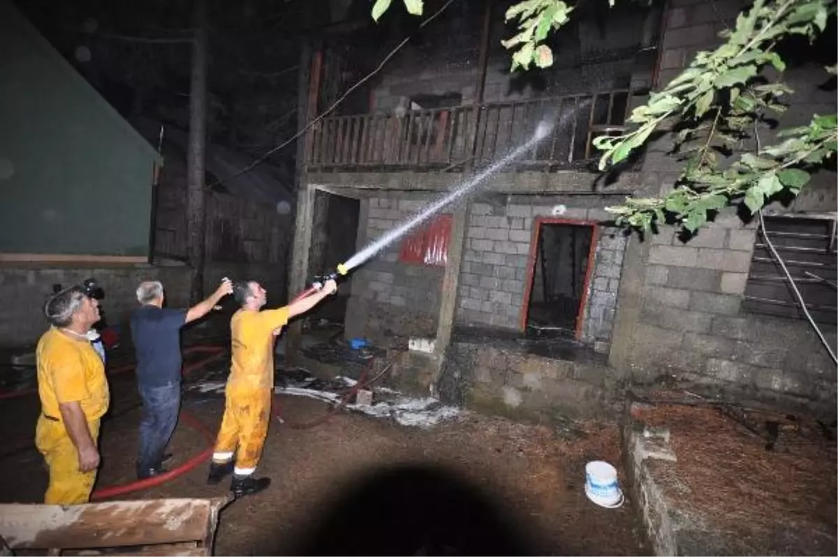 Osmaniye Zorkun Yaylasında 3 Ev Yandı