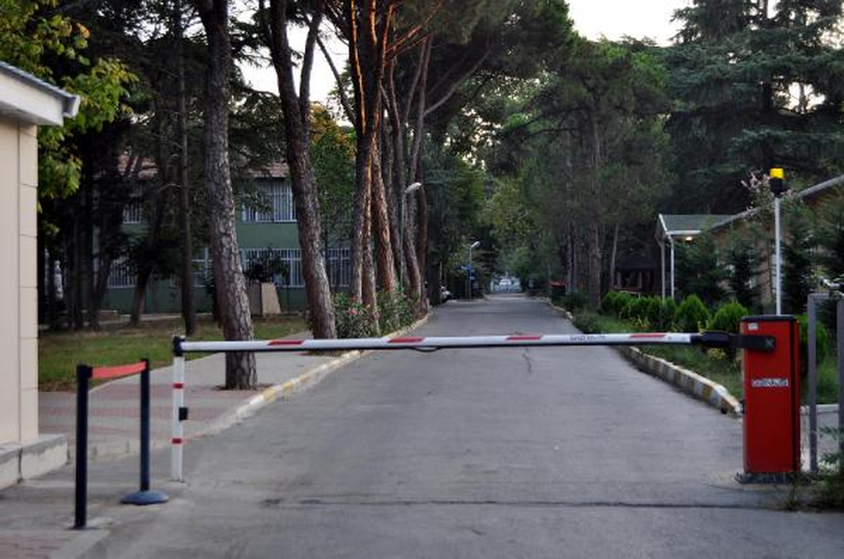 2 Tutuklu Hastanenin Mahkum Koğuşundan Firar Etti