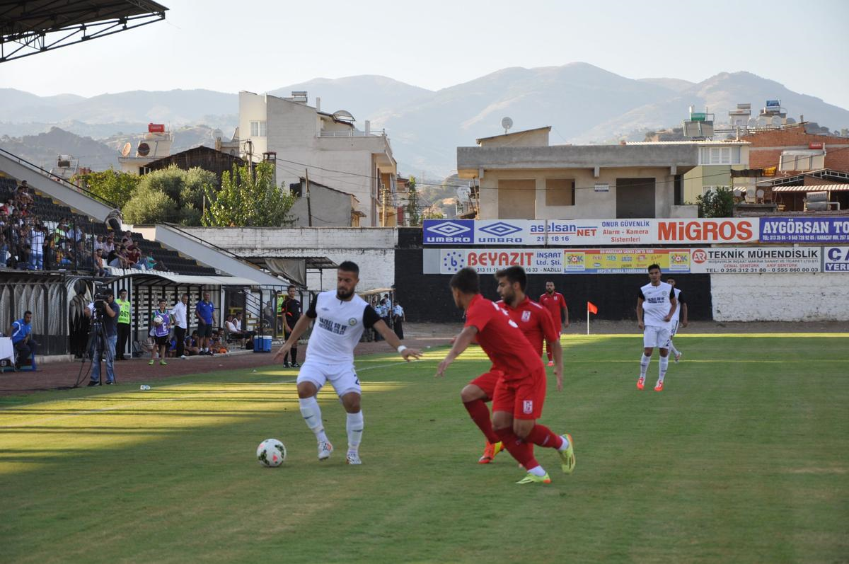 Nazilli Belediyespor Balıkesirspor\'u Yendi