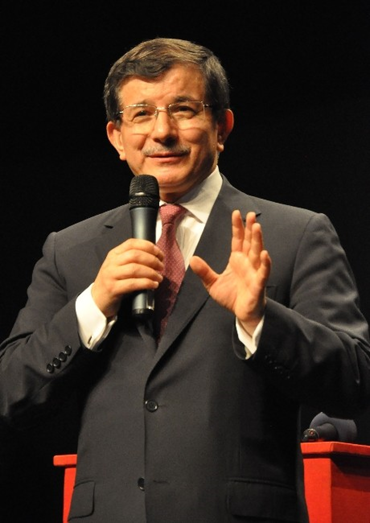 Ahmet Davutoğlu\'nun AK Parti Genel Başkan Adayı Gösterilmesi