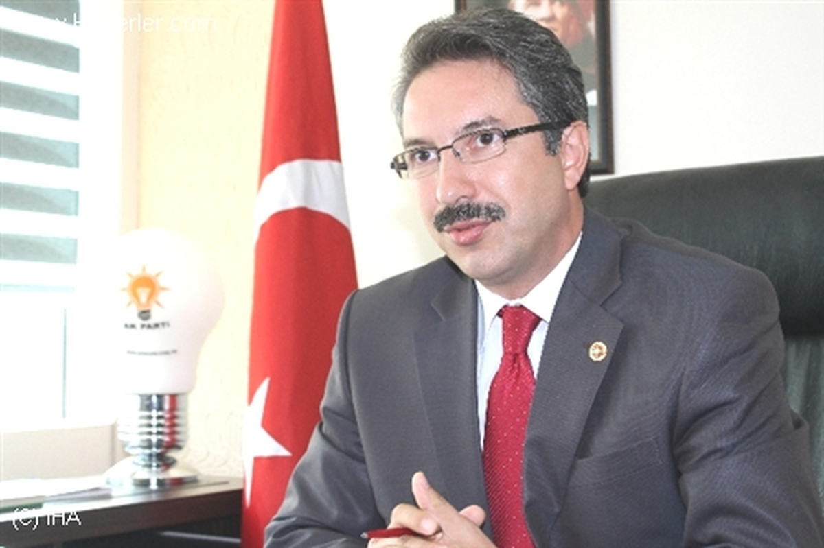 Ahmet Davutoğlu\'nun AK Parti Genel Başkan Adayı Gösterilmesi