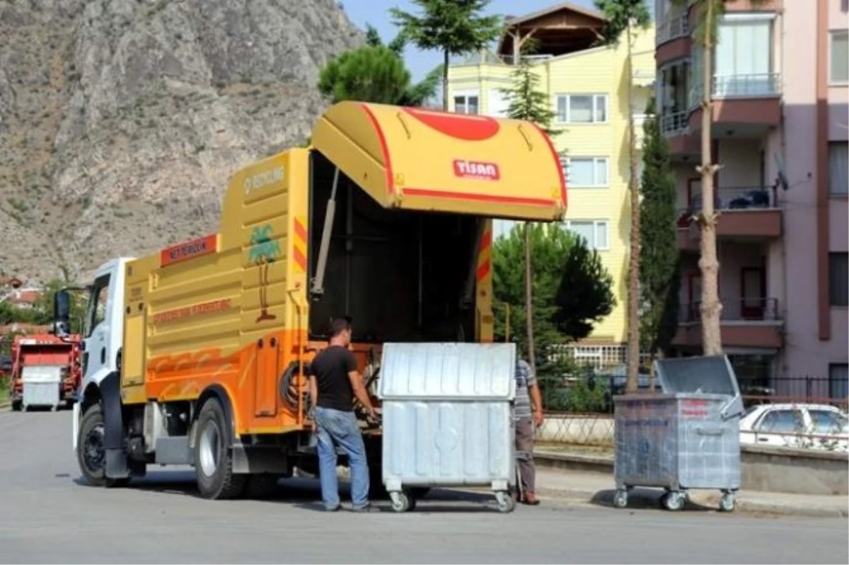 Amasya\'da Çöp Konteynırları Dezenfekte Edildi