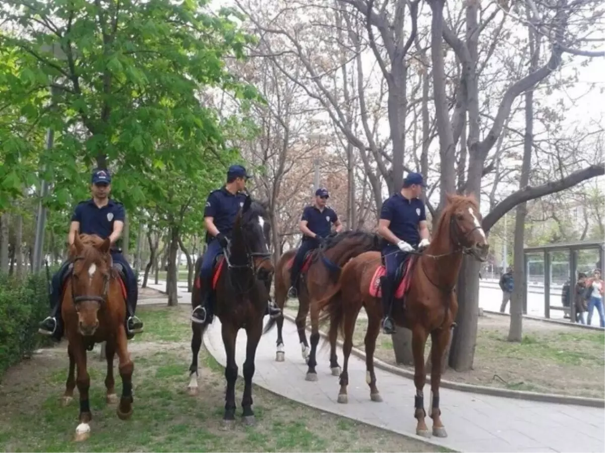 Atlı Polis Birliği Erzurum\'a Veda Ediyor