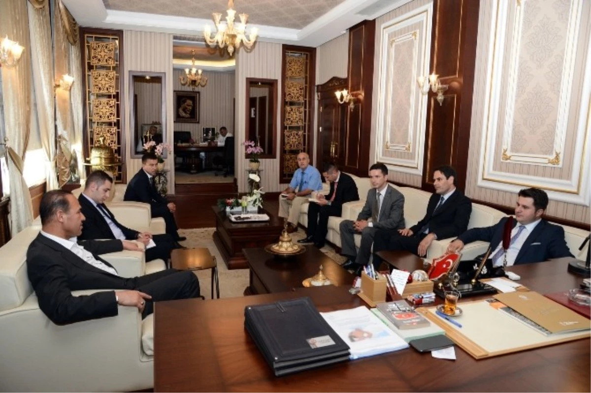 Makedonya Başbakanı, Türkiye\'ye 15 günlük İş Forumu için Geldi