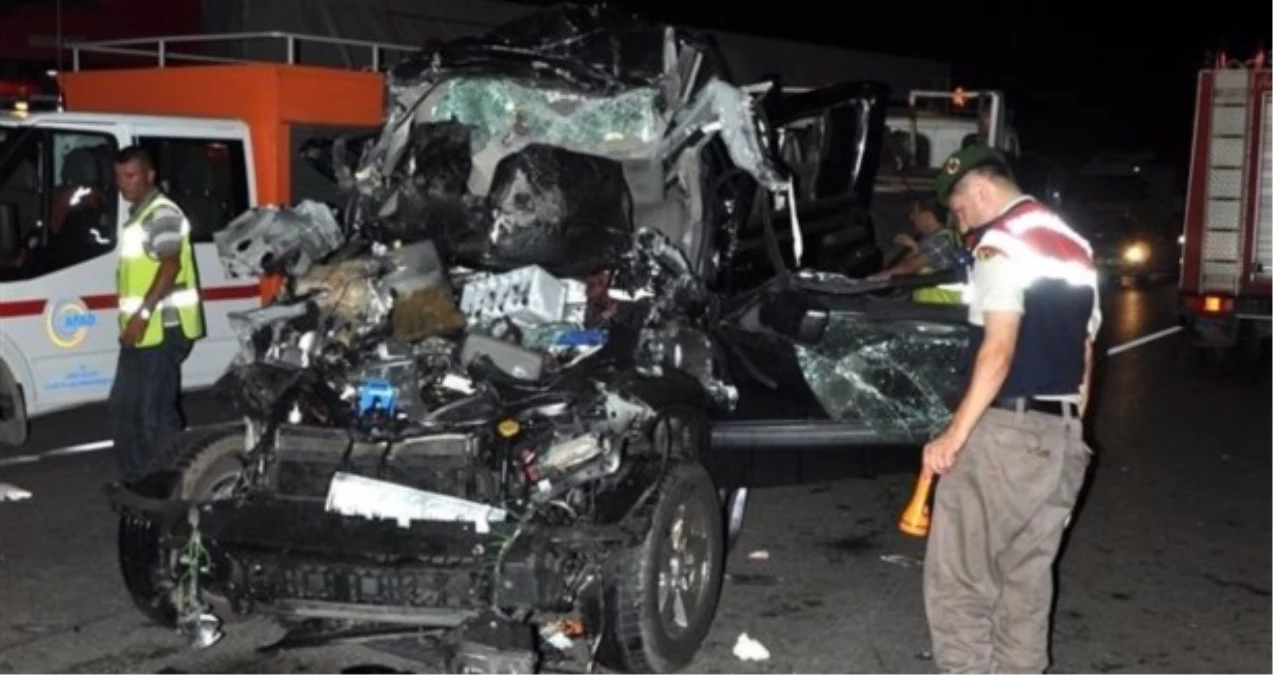 Bursa\'da Zincirleme Trafik Kazası: 3 Ölü, 6 Yaralı