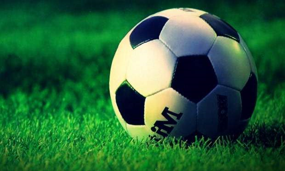 Danimarka\'da Polis Futbol Topunu Çaldı