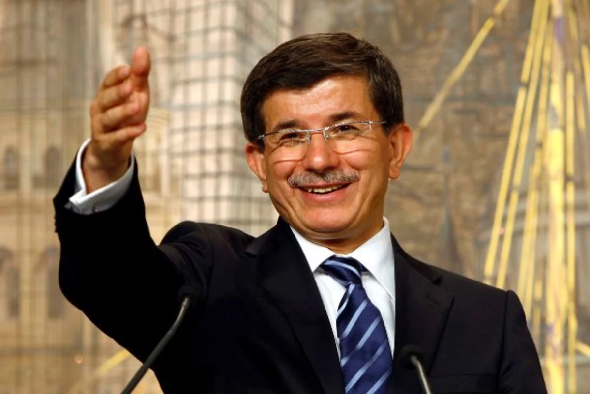 Davutoğlu\'nun AK Parti Genel Başkan Adayı Gösterilmesi