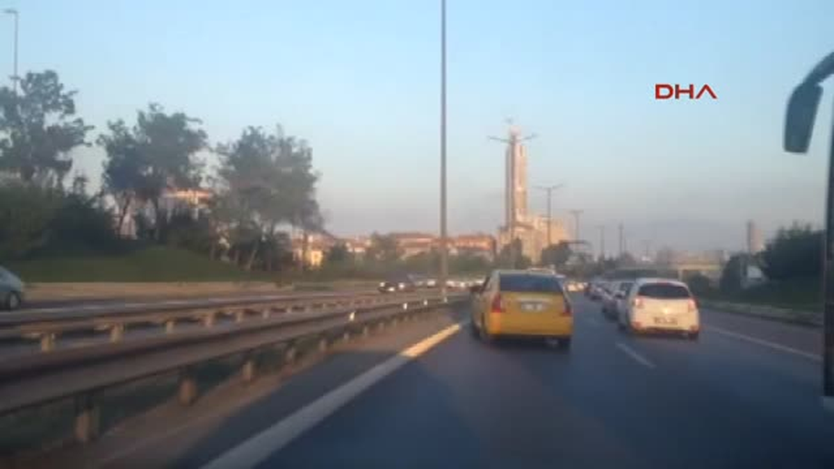 İstanbul\'da Trafikten Kaçmak İsteyen Araçlar Geri Geri Gittiler