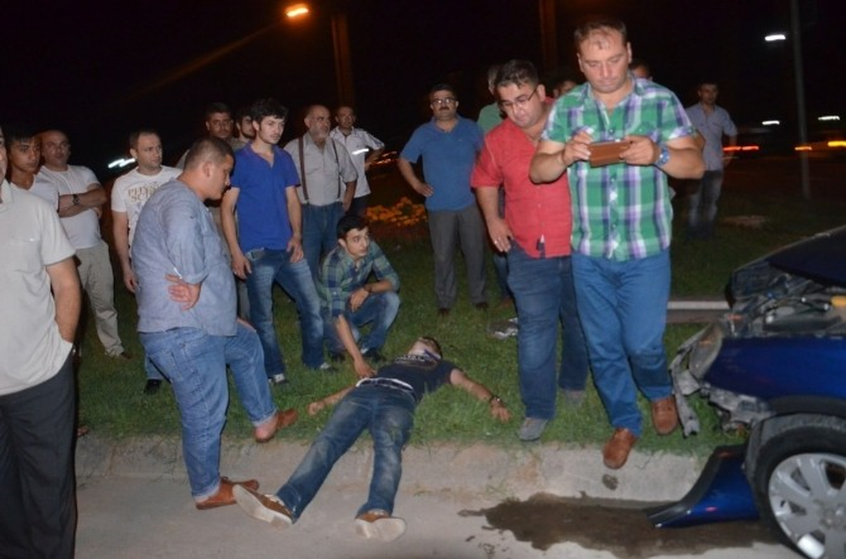 Hasta Taşıyan Ambulans ile Otomobil Çarpıştı: 3 Yaralı