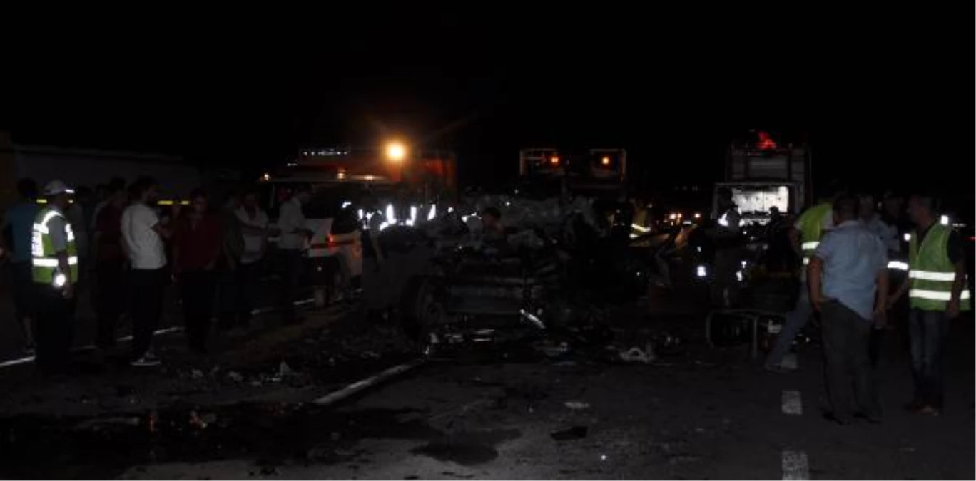 Karacabey\'de Zincirleme Kaza: 3 Ölü, 6 Yaralı