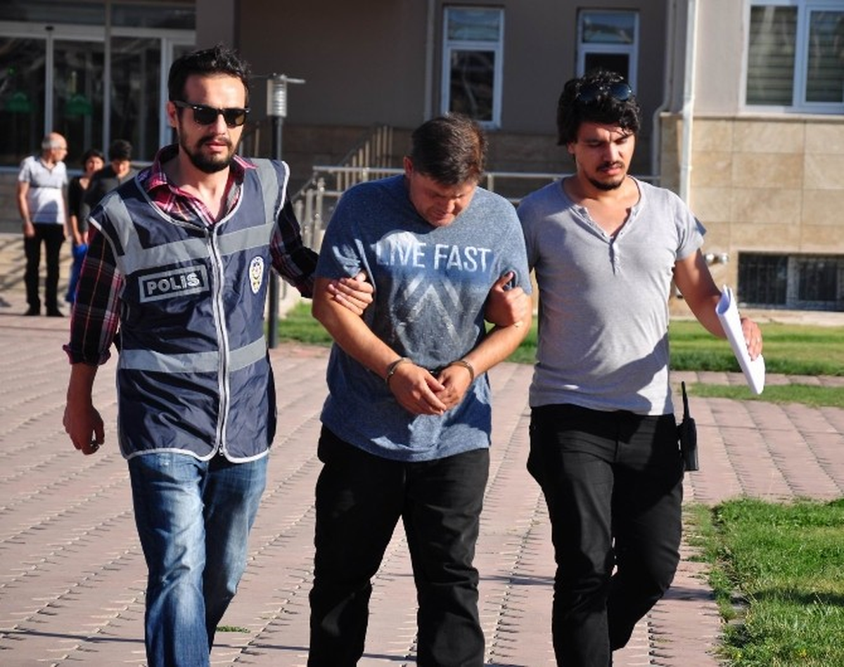 Sivas\'ta Kardeş Kavgası Ölümle Sonuçlandı