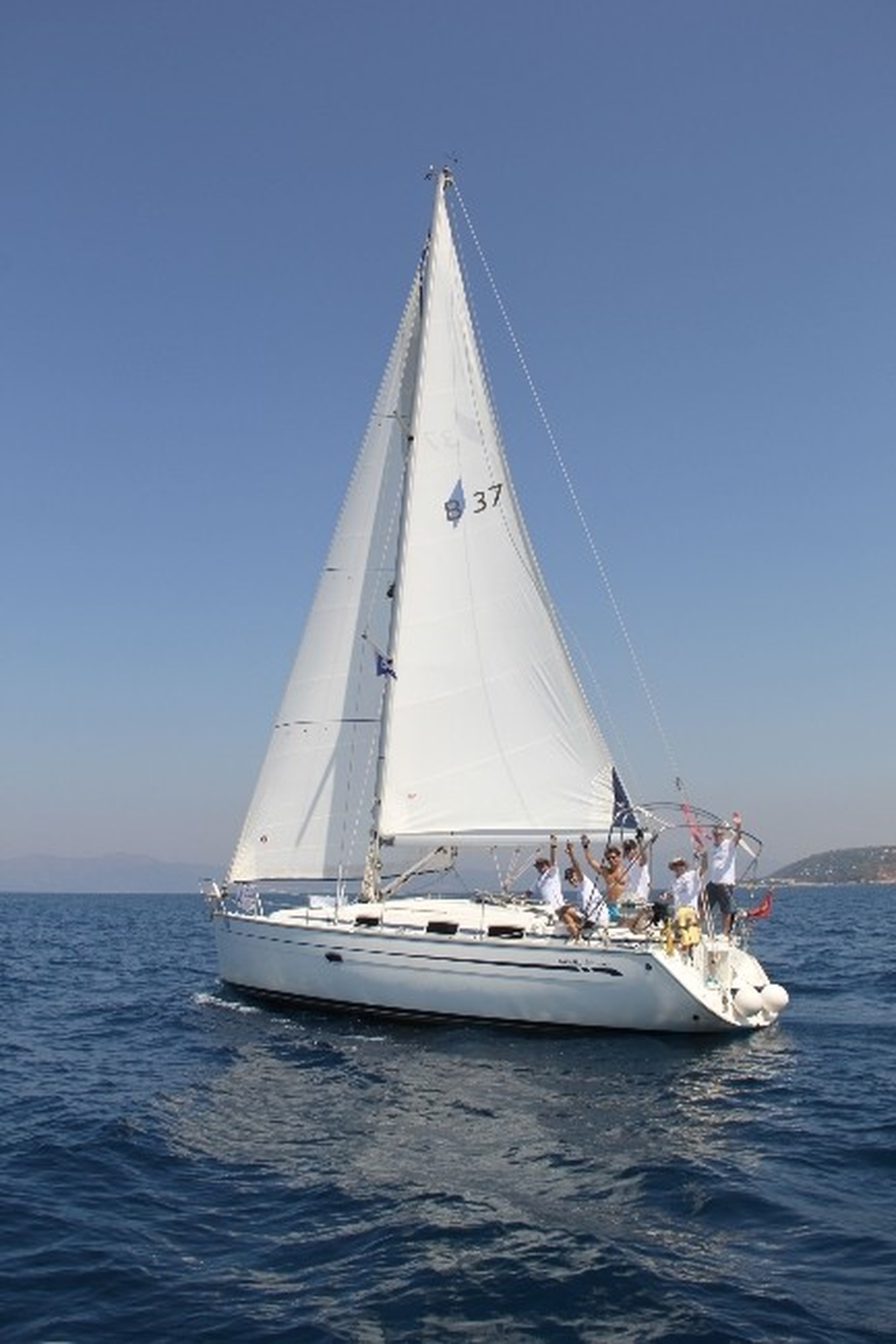 Kuşadası\'nda Yat Yarışı Heyecanı