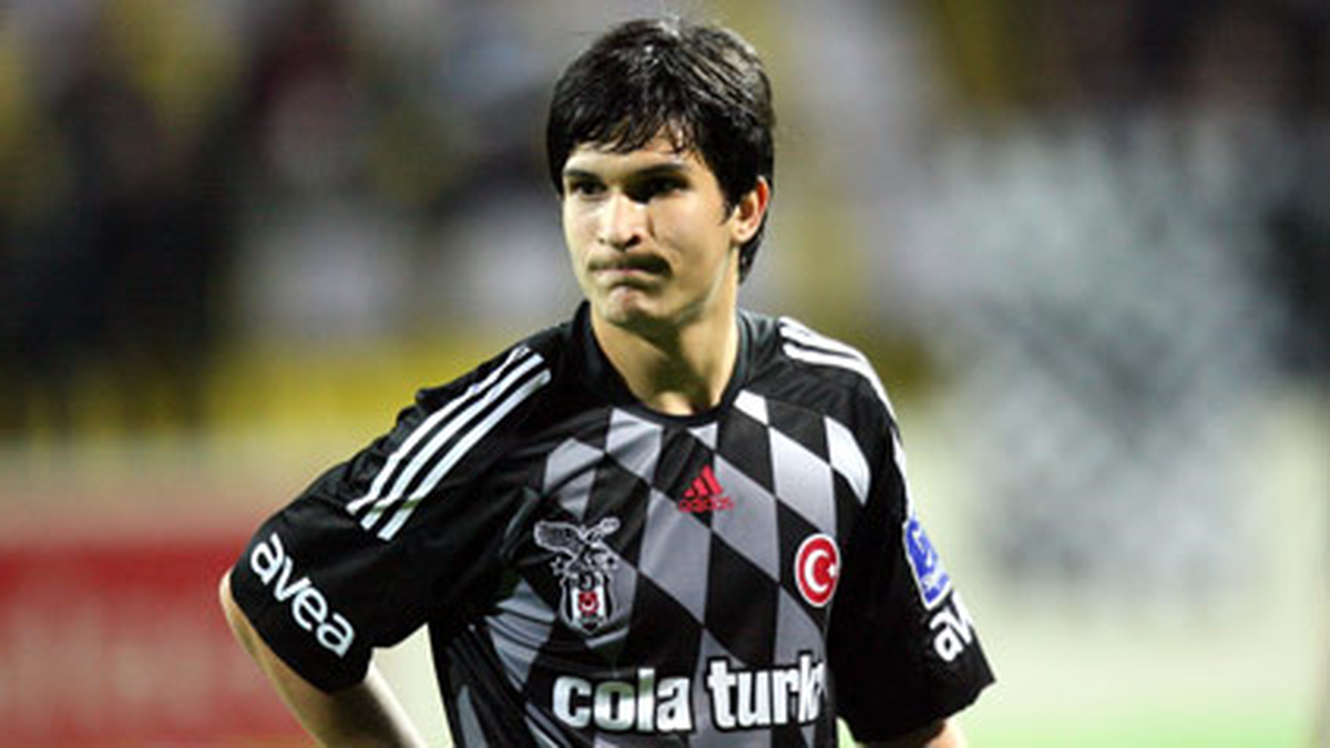 Necip Uysal Arsenal\'e Karşı Forma Giyemeyecek