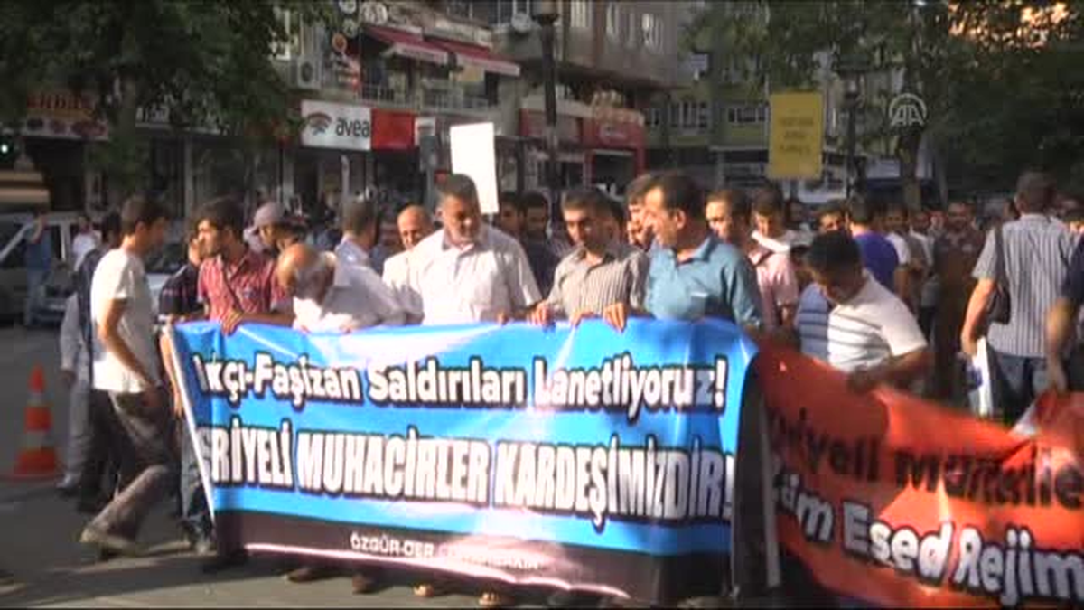 Özgür-Der Üyeleri Suriyelilere Yönelik Saldırıları Protesto Etti