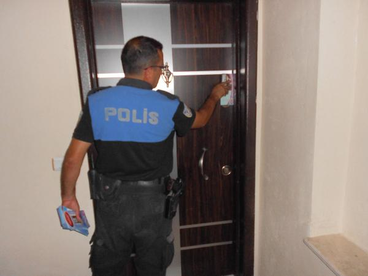 Polisten Hırsızlıklara Karşı Broşürlü Uyarı