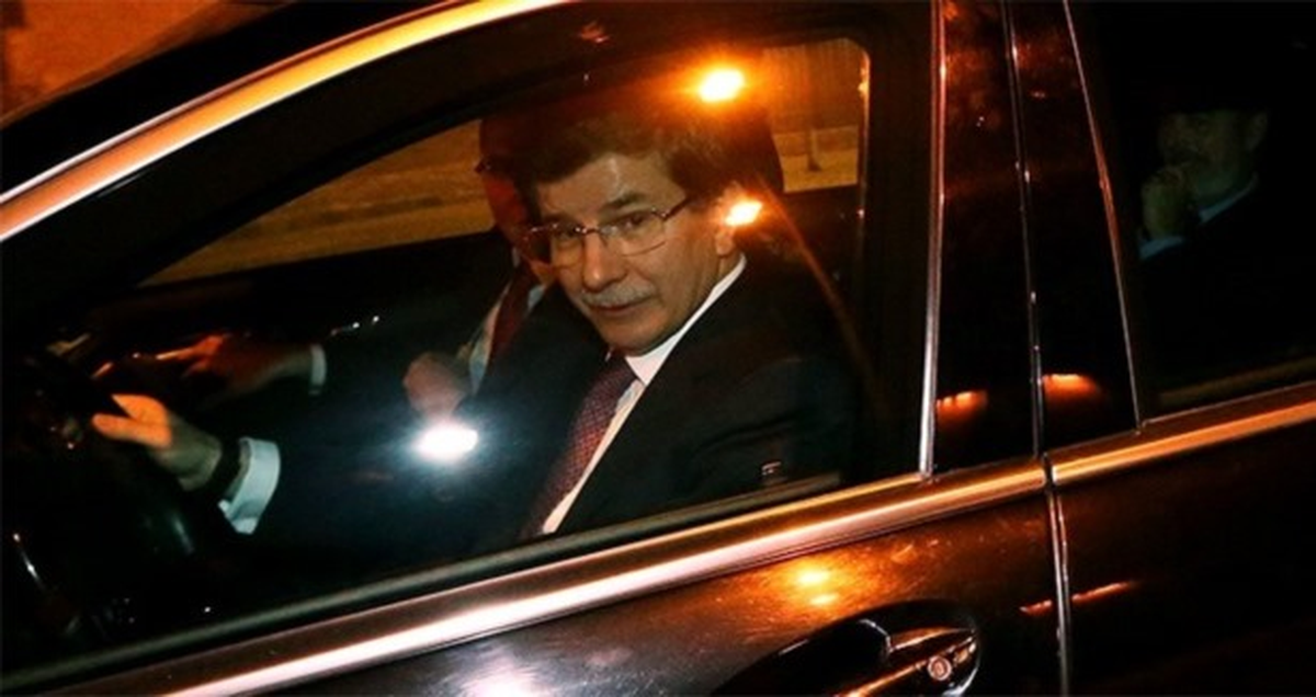 Saat 04.20.. Davutoğlu Şükür Namazı İçin Camide