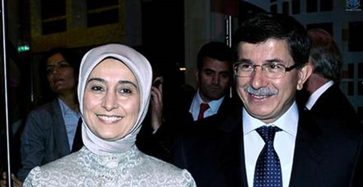 Sare Davutoğlu\'nun Sac Kavurma Ustalığı