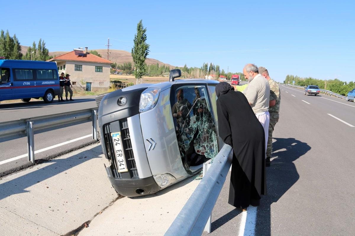 Sivas\'ta Trafik Kazası: 2 Yaralı