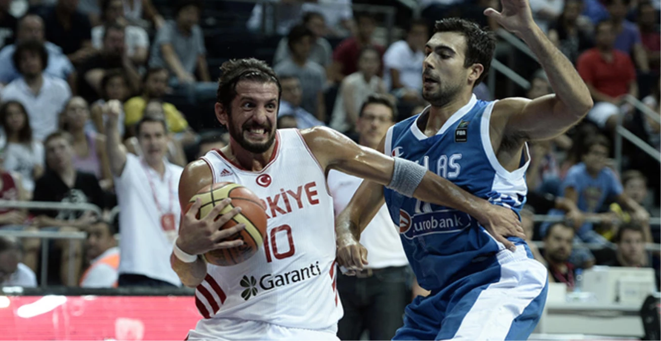 Türkiye Basketbol Takımı, Yunanistan\'a 76-72 Yenildi