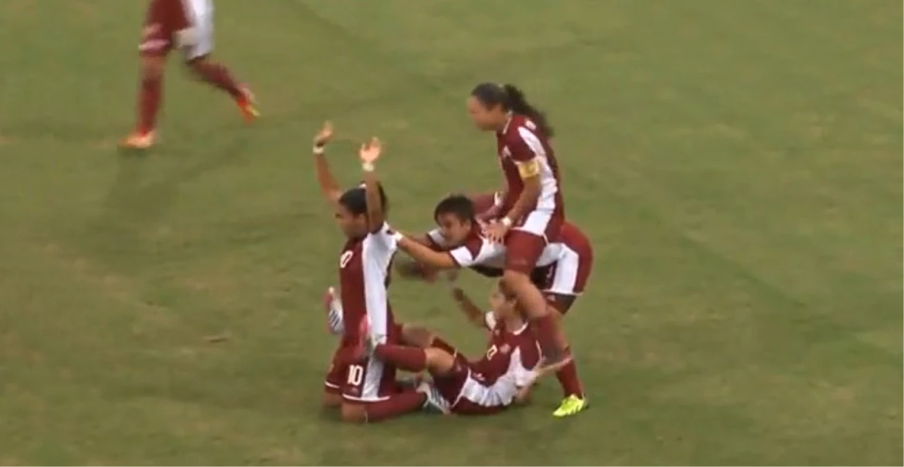 Venezuela Kadın Milli Futbol Takımı Gol Sevincinde Pedal Çevirdi