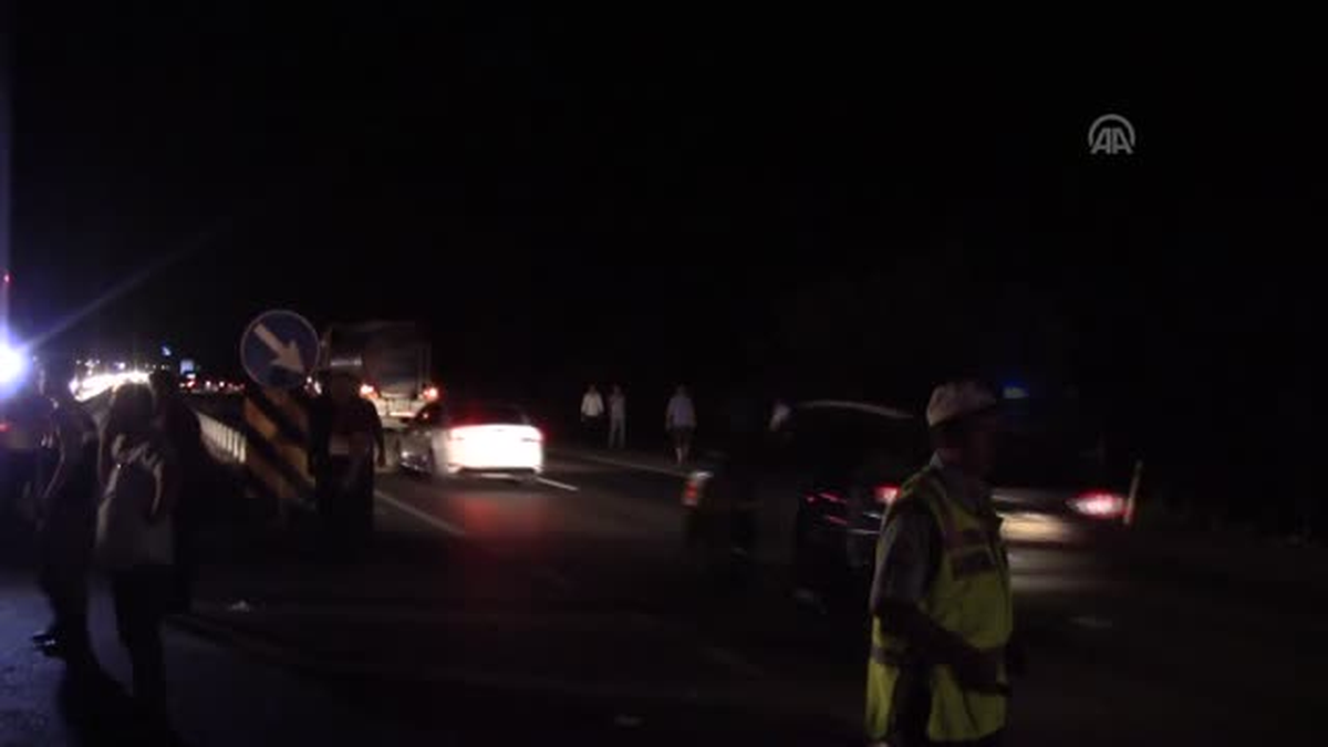 Zincirleme trafik kazası: 3 ölü, 6 yaralı -